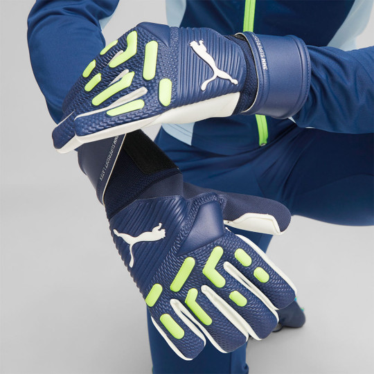 Puma evopower pink on sale and blue gloves